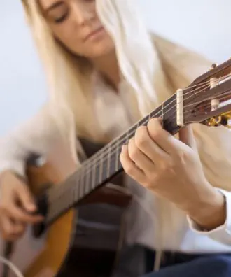 Guitar Hero kitara on kätevä tapa tutustua kitaransoittamiseen
